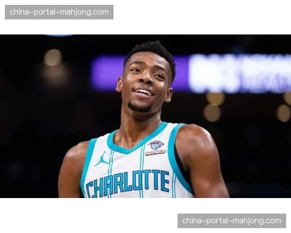 消息:黄蜂队新秀布兰登·米勒因背部紧张缺席训练,出战成疑。 消息:黄蜂队新秀布兰登·米勒因背部紧张缺席训练,出战成疑。